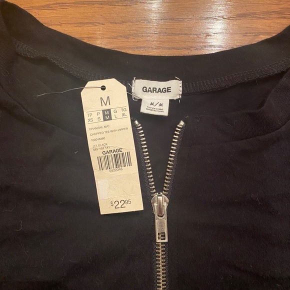 Black zipper crop top - Picture 2 of 3